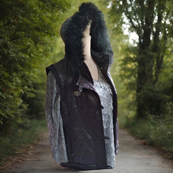 HARLEY DAVIDSON (MED) Quilted Black Satin Vest with Removeable Fur Lined Hood - Picture 6 of 13